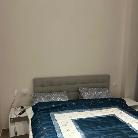 Private House With Balcony Apartmán Golem (Tirana)