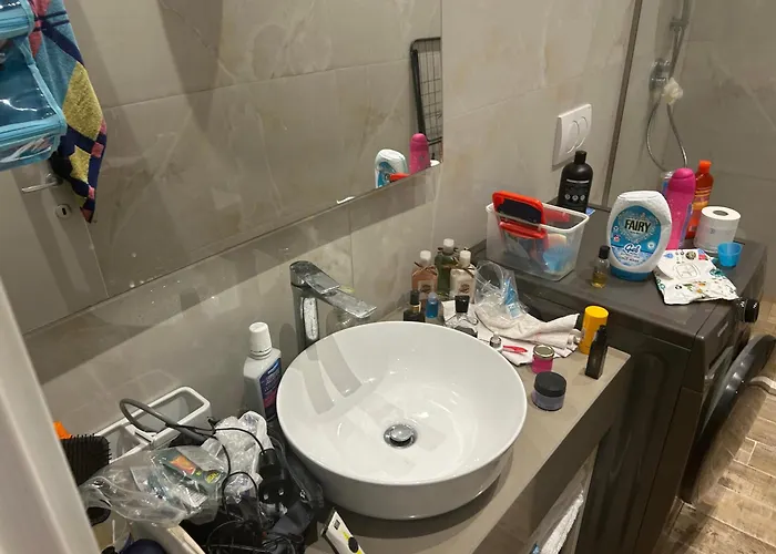 Private House With Balcony 格勒姆